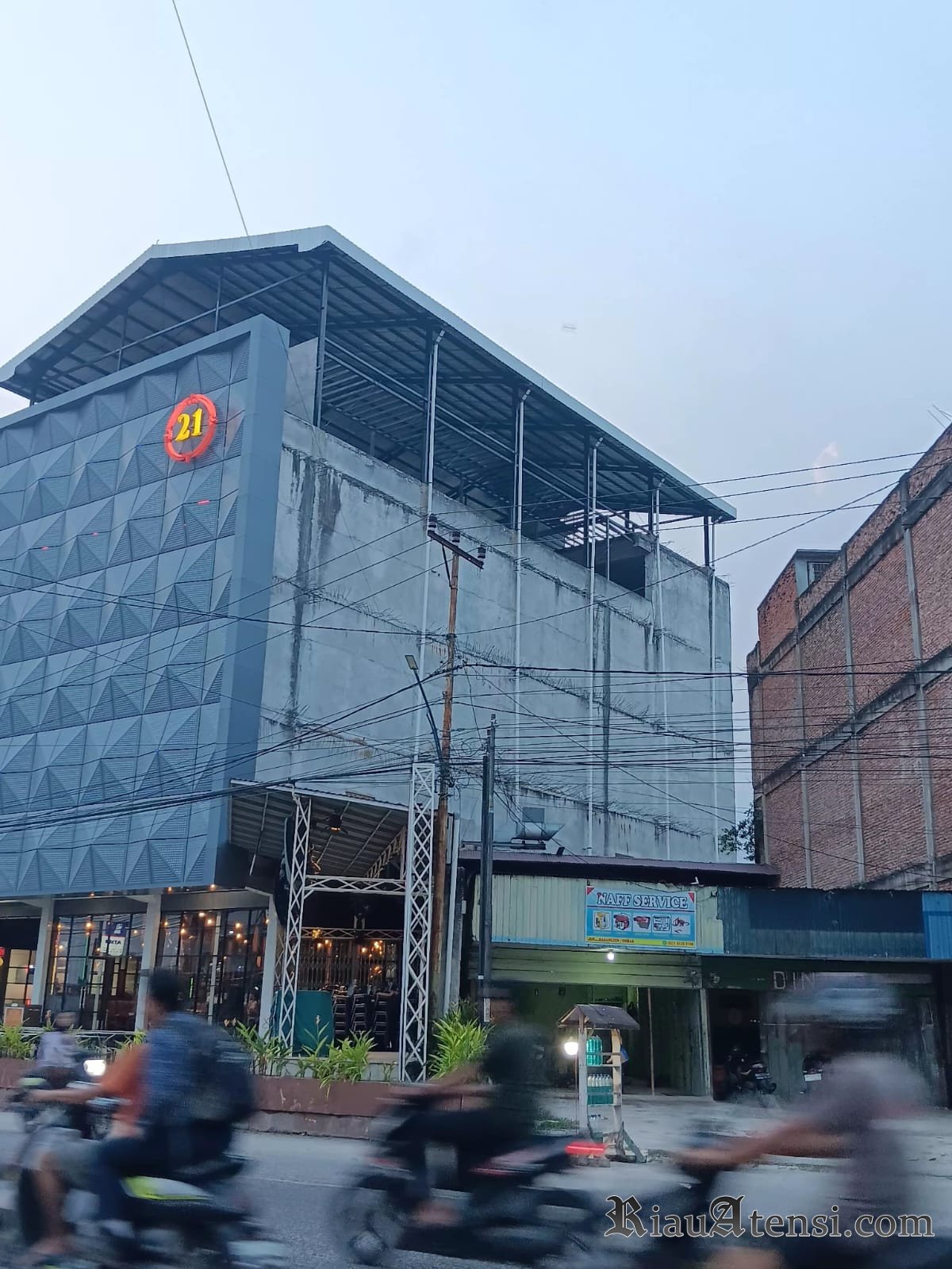 Diduga Tak Kantongi Izin PBG, Bangunan Super 21 Resto Dumai Terancam Dibongkar